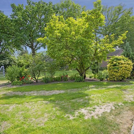 Charming Villa In Lemele With A Nice Garden Exteriör bild